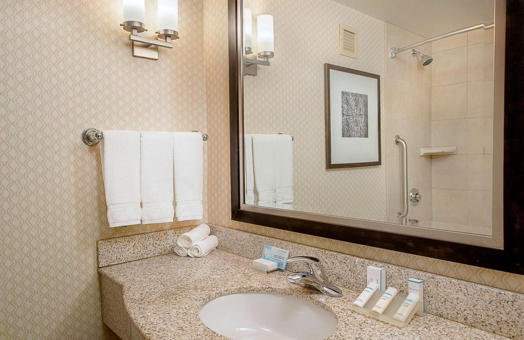 Hilton Garden Inn St. Louis Airport Berkeley Exterior foto